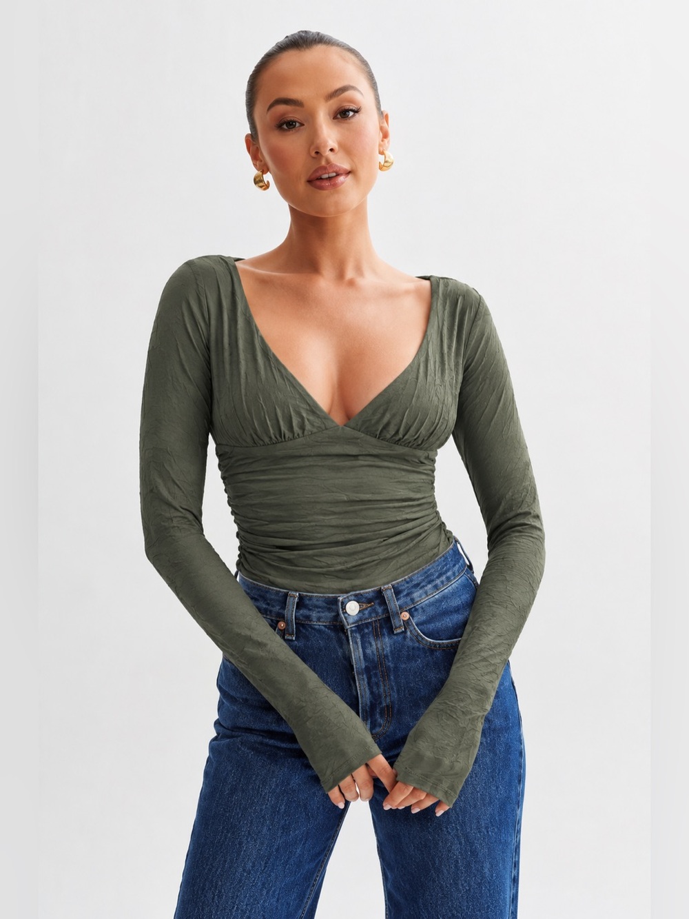 NWT Meshki Sutton Ruched Long Sleeve Deep V Neck Blouse Size M - Picture 1 of 4